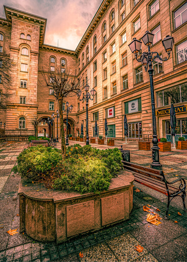 Contrasts in TSUM’s Courtyard - LIMITED EDITION PRINT